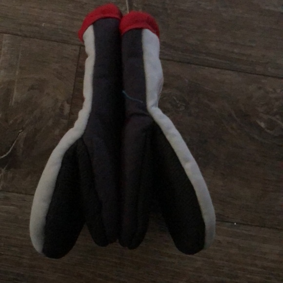 Official Disney Winnie the Pooh 2pck oven mitts - Picture 3 of 4